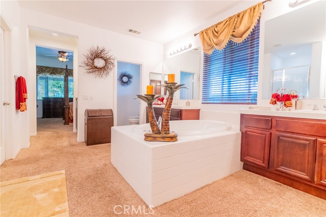 Detail Gallery Image 19 of 56 For 17331 Cross Creek Ln, Riverside,  CA 92503 - 5 Beds | 3/1 Baths