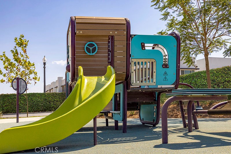 https://media.crmls.org/medias/42b58333-d853-45c2-9ec8-f90a09d2628a.jpg?preset=X-Large