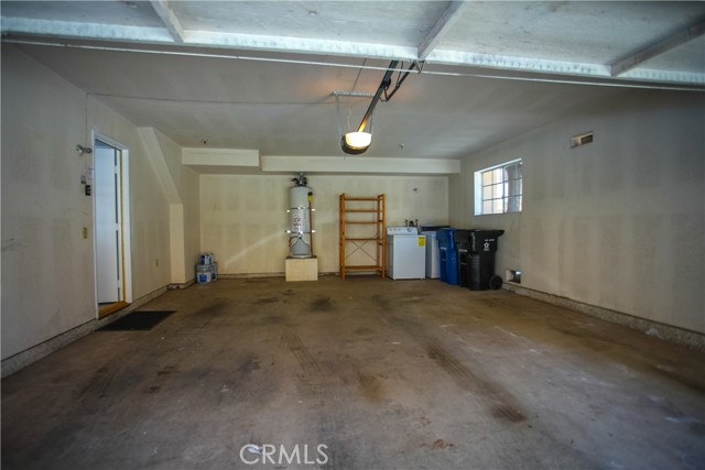 13983 Lemoli Avenue, Hawthorne CA: https://media.crmls.org/medias/42b5a82d-05a8-4b97-a4dd-170f392717bc.jpg