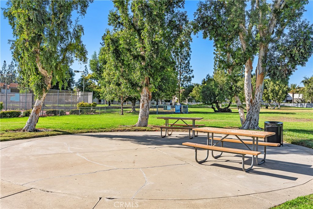 https://media.crmls.org/medias/42b5b0e7-3bce-45f1-900d-7c3564fdaf40.jpg?preset=X-Large