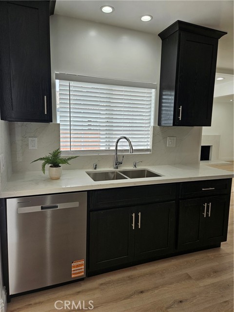 1016 N Wanda Drive, Anaheim CA: https://media.crmls.org/medias/42b60827-e968-4787-991a-ebb4359de35d.jpg