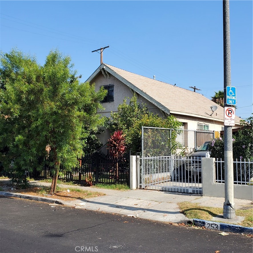 261 W 43rd Place, Los Angeles, CA 90037