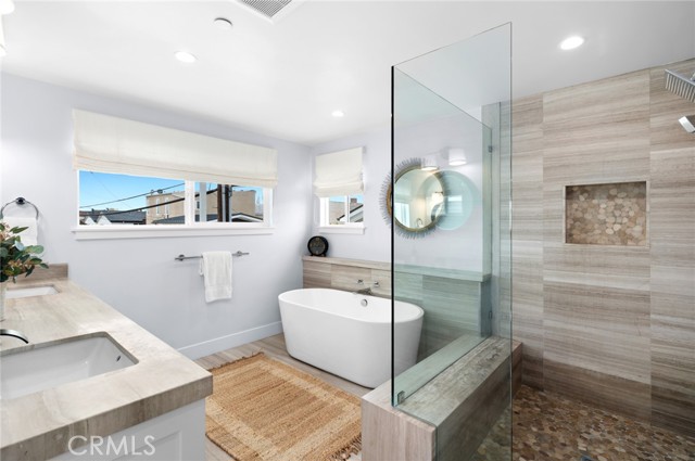 Detail Gallery Image 14 of 27 For 109 Onyx Ave, Newport Beach,  CA 92662 - 3 Beds | 4/1 Baths