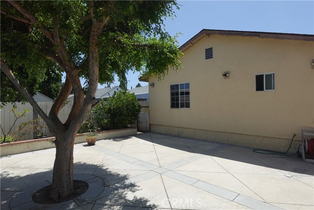 956 S Philadelphia Street, Anaheim CA: https://media.crmls.org/medias/42b6ca10-3b74-4277-b2e4-682e2c65f785.jpg