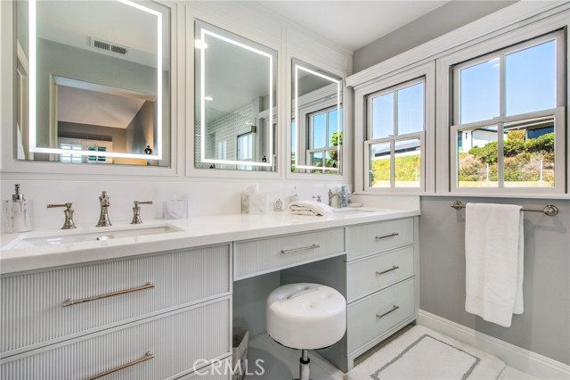 Detail Gallery Image 28 of 34 For 2706 Bungalow Pl, Corona Del Mar,  CA 92625 - 3 Beds | 2/1 Baths