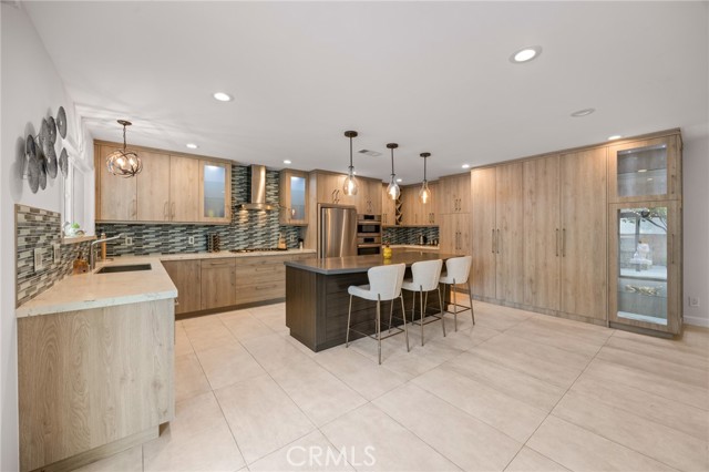 Detail Gallery Image 4 of 30 For 7844 Allott Ave, Panorama City,  CA 91402 - 3 Beds | 2 Baths