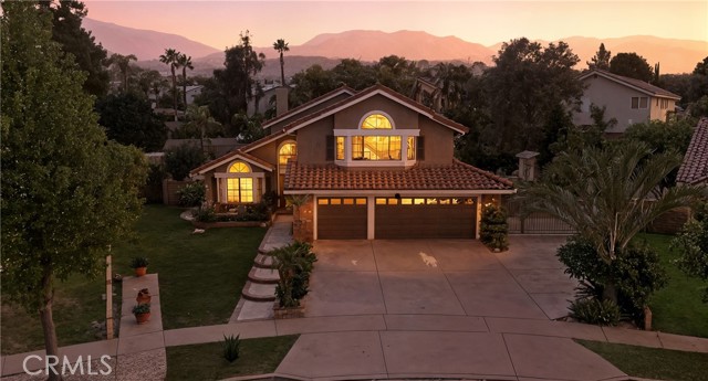 1372 Old Trail DR, Corona CA: https://media.crmls.org/medias/42ba82be-5b17-4e96-b47f-a901d2a3ea02.jpg