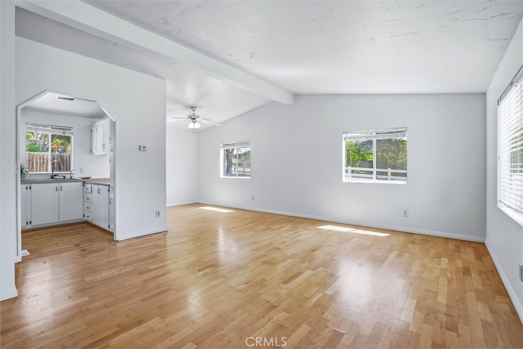 https://media.crmls.org/medias/42bb05a6-c258-4a90-8df5-2a919db06fbb.jpg?preset=X-Large