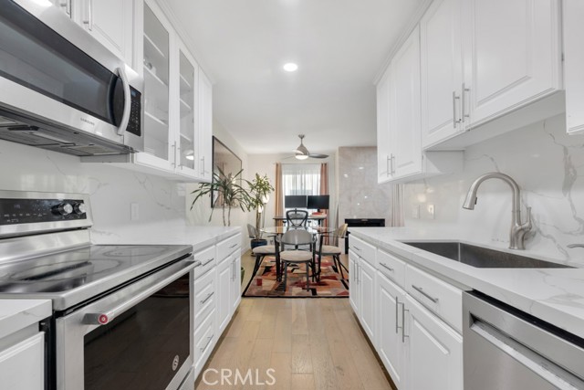 Detail Gallery Image 4 of 9 For 1730 Camino Palmero #308,  Los Angeles,  CA 90046 - 1 Beds | 1 Baths