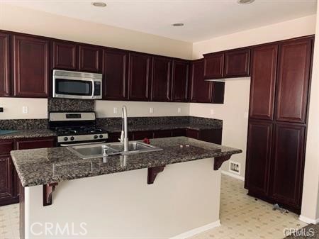 Detail Gallery Image 4 of 17 For 26961 Salt Missions Cir, Moreno Valley,  CA 92555 - 5 Beds | 3 Baths