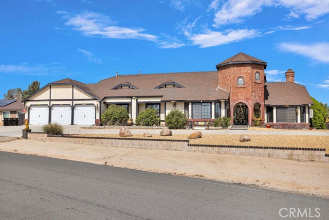 5 Bed Home for Sale in Apple Valley, California
