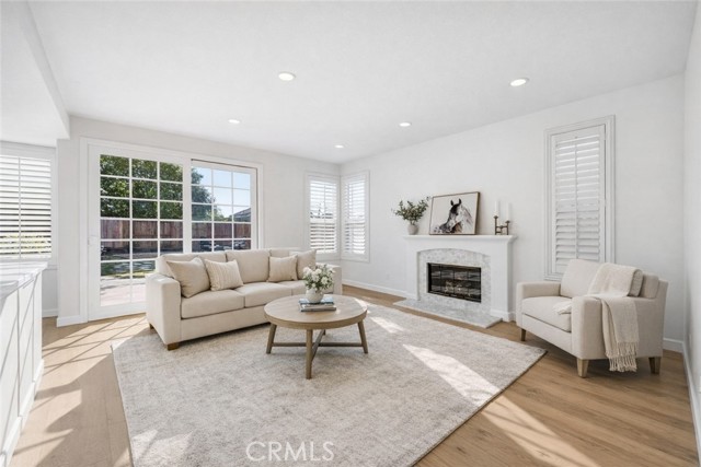 Detail Gallery Image 8 of 49 For 1394 La Culebra Cir, Camarillo,  CA 93012 - 4 Beds | 2/1 Baths