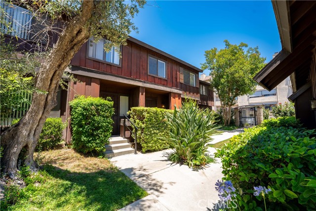 Detail Gallery Image 1 of 28 For 20110 Cohasset St #22,  Winnetka,  CA 91306 - 3 Beds | 2/1 Baths