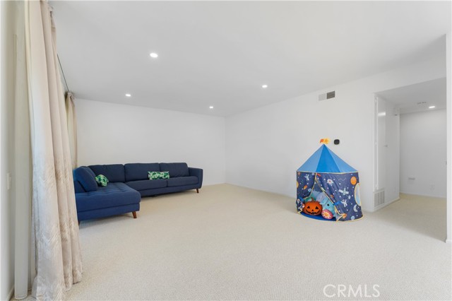 23226 Caminito Marcial, Laguna Hills CA: https://media.crmls.org/medias/42bcc854-6714-4a53-af26-3d849ace5d8d.jpg