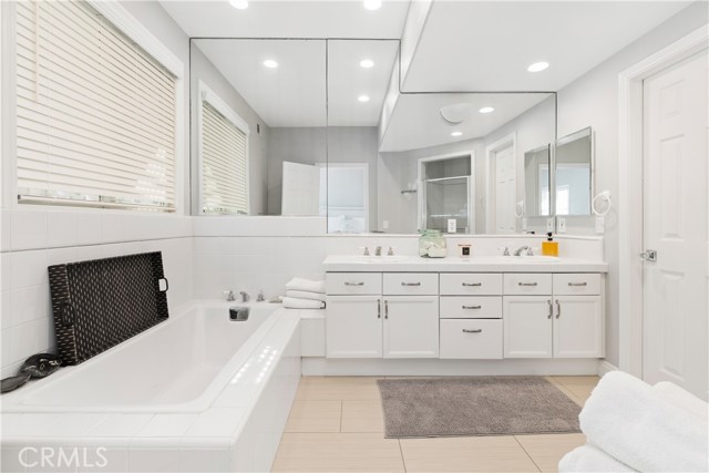 Detail Gallery Image 22 of 33 For 608 Poinsettia Ave #B,  Corona Del Mar,  CA 92625 - 2 Beds | 2 Baths