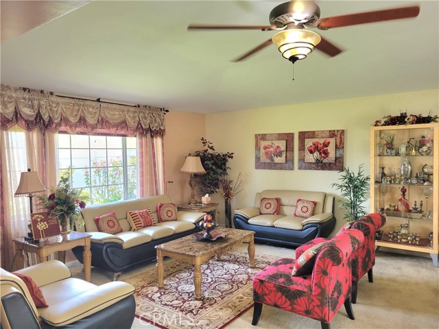 Detail Gallery Image 8 of 42 For 17027 Simonds St, Granada Hills,  CA 91344 - 4 Beds | 3 Baths