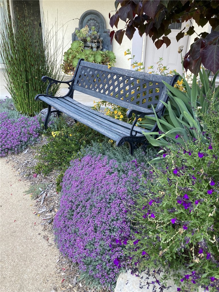 https://media.crmls.org/medias/42bdb534-9ffd-49b5-8292-6f6ac296c2ed.jpg?preset=X-Large