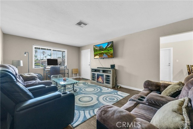 5364 NICHOLS, Riverside CA: https://media.crmls.org/medias/42be1154-e685-4fca-8f32-e5c1980aeac8.jpg