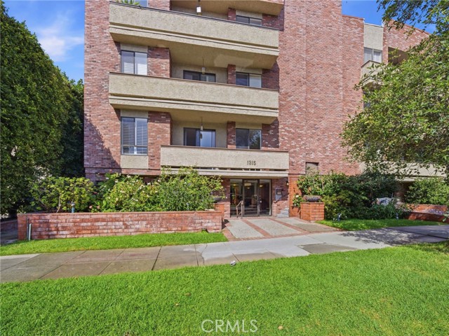 1315 roxbury dr Unit: 204