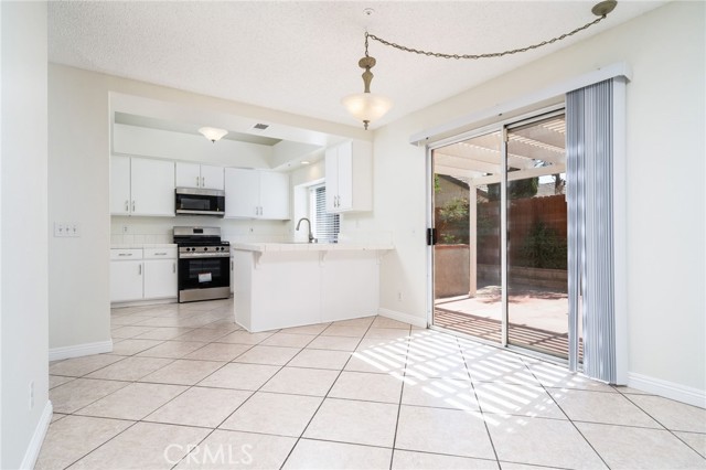 11500 Winery Drive, Fontana CA: https://media.crmls.org/medias/42beb11f-c50d-47b8-a02f-83f6d19775e9.jpg