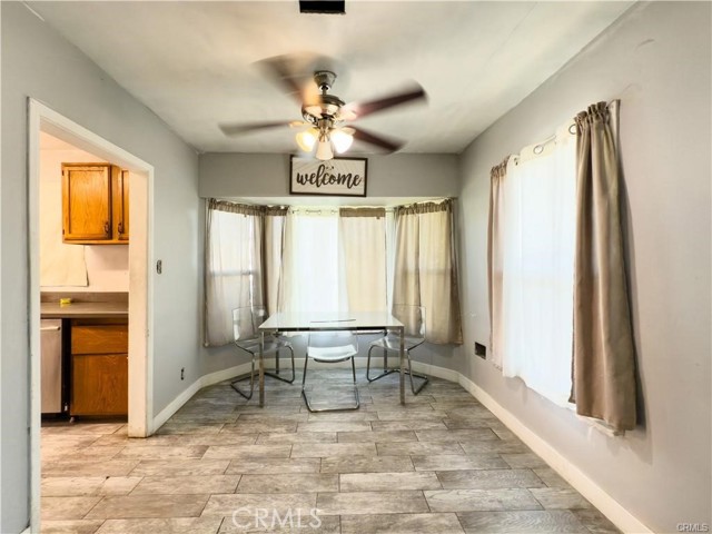 Detail Gallery Image 3 of 10 For 4810 E San Luis St, Compton,  CA 90221 - 3 Beds | 1 Baths