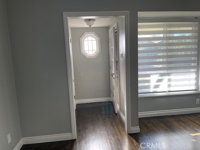 Detail Gallery Image 2 of 31 For 12619 Tiara St., Valley Village,  CA 91607 - 3 Beds | 1/1 Baths