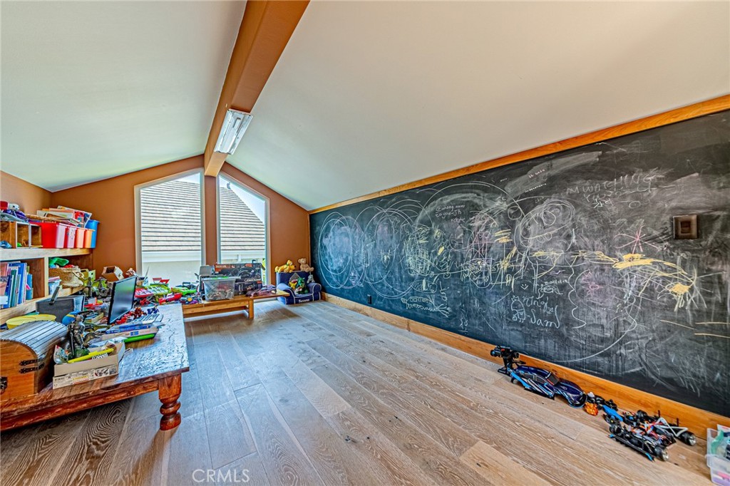 https://media.crmls.org/medias/42bf8105-dbb1-49e0-a076-c3a588b59695.jpg?preset=X-Large