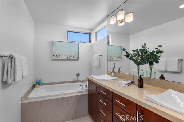 1132 Prospect Ave, Hermosa Beach, California 90254, 4 Bedrooms Bedrooms, ,3 BathroomsBathrooms,Residential,For Sale,Prospect Ave,SB25036807