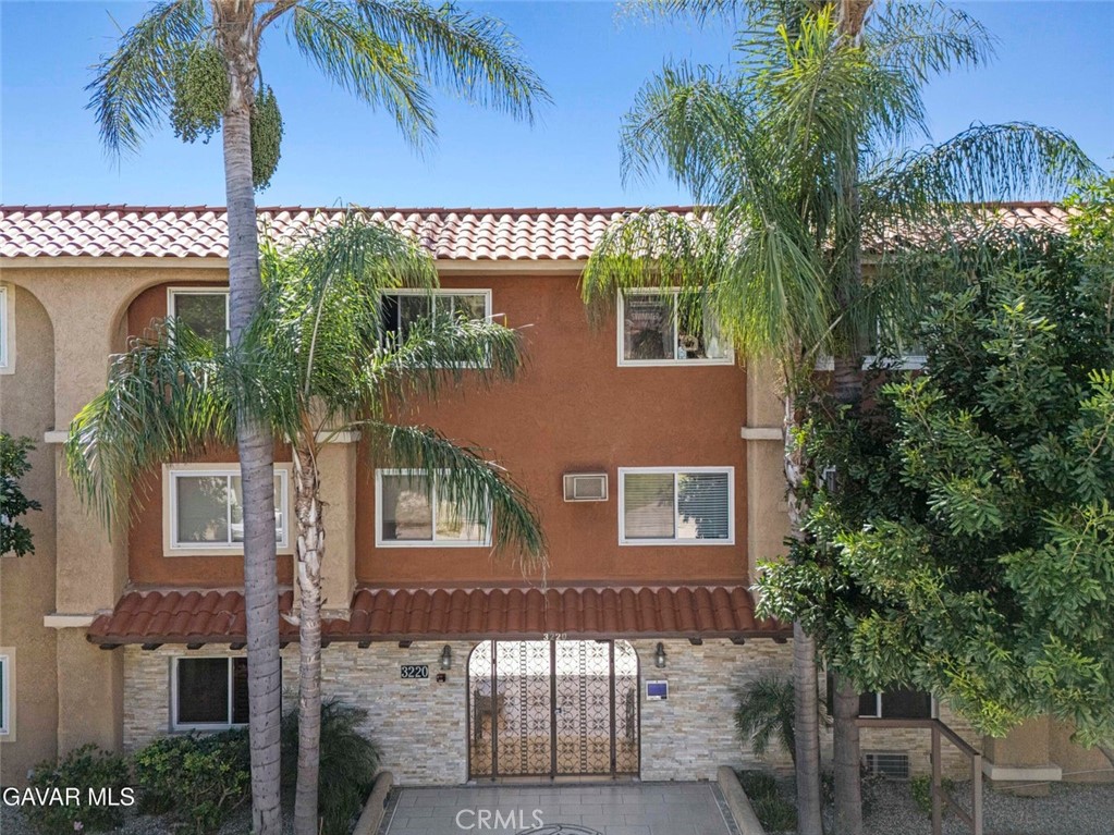3220 Altura Avenue #220