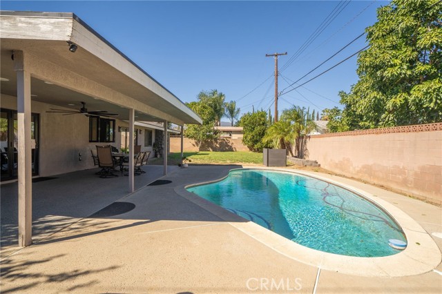 Detail Gallery Image 31 of 37 For 5835 Riverside, Rialto,  CA 92377 - 3 Beds | 2/1 Baths