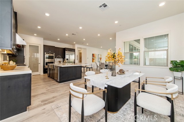 Detail Gallery Image 13 of 39 For 113 Measure, Irvine,  CA 92618 - 4 Beds | 4/1 Baths