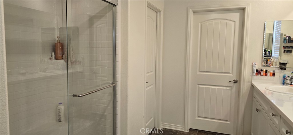 https://media.crmls.org/medias/42c4e00c-4b5e-4aa9-97dc-7c739e295c8f.jpg?preset=X-Large