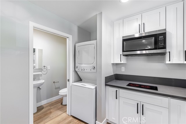 Detail Gallery Image 7 of 15 For 16440 Donmetz St, Granada Hills,  CA 91344 - 1 Beds | 1 Baths