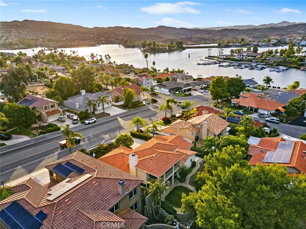 https://media.crmls.org/medias/42c53dd2-646d-42c1-a437-fb0ae6791d7f.jpg?preset=X-Large
