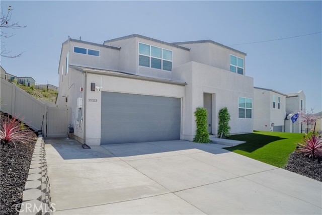 Detail Gallery Image 2 of 32 For 35323 Orchard Trail, Fallbrook,  CA 92028 - 4 Beds | 3 Baths