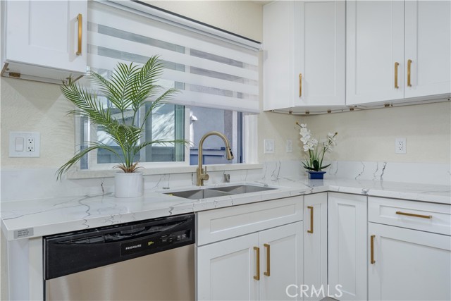 Detail Gallery Image 10 of 36 For 1250 S Brookhurst #1109,  Anaheim,  CA 92804 - 3 Beds | 2 Baths