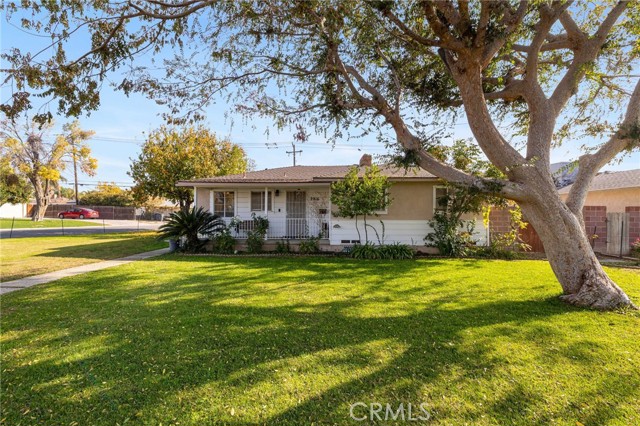 Detail Gallery Image 4 of 35 For 2816 Olympic Dr, Bakersfield,  CA 93308 - 3 Beds | 1/1 Baths