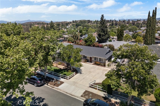 19853 Drasin Drive, Canyon Country CA: https://media.crmls.org/medias/42c609f2-f13f-4c7a-936a-e4f31e5cd590.jpg