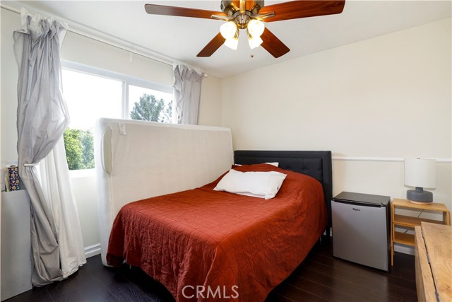 2114 India Street, Los Angeles CA: https://media.crmls.org/medias/42c63cc3-5b02-40ad-a0dd-2643c7965c04.jpg