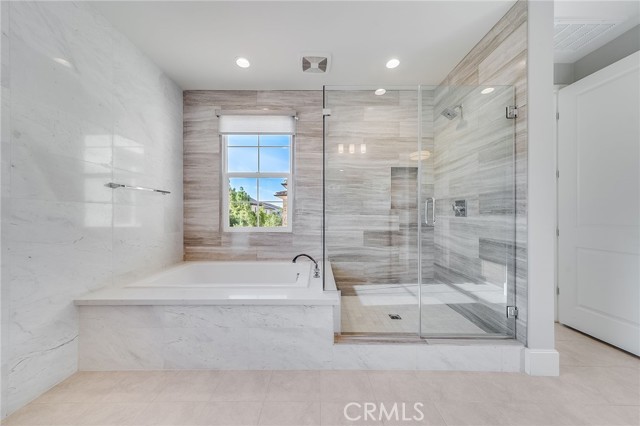 Detail Gallery Image 42 of 45 For 212 Parkwood, Irvine,  CA 92620 - 4 Beds | 4/1 Baths