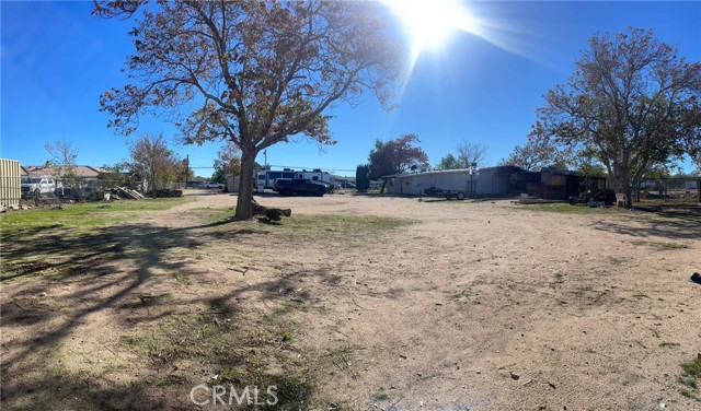 15900 Mesquite, Hesperia CA: https://media.crmls.org/medias/42c77e06-3e86-41dd-8d8f-5d1a74954561.jpg