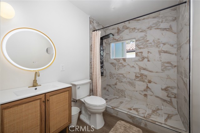 3233 Tareco Drive, Los Angeles CA: https://media.crmls.org/medias/42c824e2-831e-4492-8a85-0bcaf8c896bc.jpg