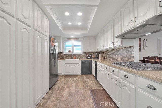 Detail Gallery Image 10 of 67 For 5026 Hersholt, Lakewood,  CA 90712 - 5 Beds | 2 Baths