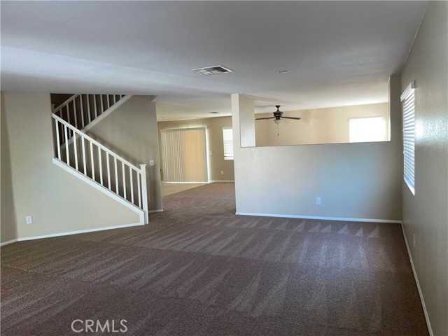 Detail Gallery Image 3 of 22 For 15107 Linking Ln, Victorville,  CA 92394 - 4 Beds | 2/1 Baths