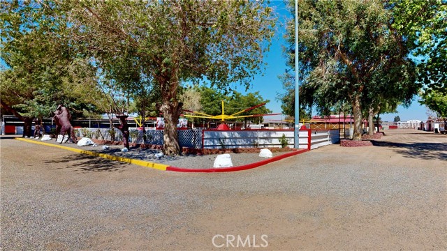 9983 Choiceana Avenue, Hesperia CA: https://media.crmls.org/medias/42c99d54-b6f7-47d4-9b2f-64ed2ccec296.jpg