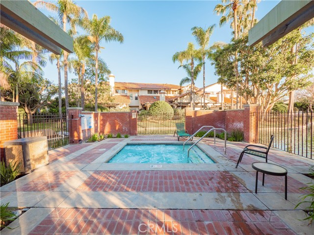 14 Monterey Court, Manhattan Beach, California 90266, 2 Bedrooms Bedrooms, ,2 BathroomsBathrooms,Residential,Sold,Monterey,PW22007695