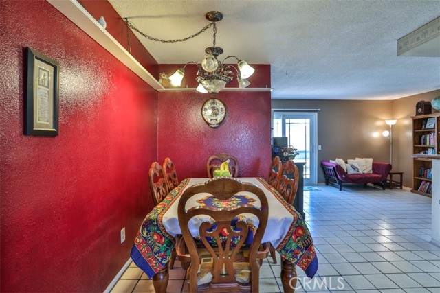 3012 Homer Circle, Jurupa Valley CA: https://media.crmls.org/medias/42cb12f5-45a4-474a-a64e-5f074711359e.jpg