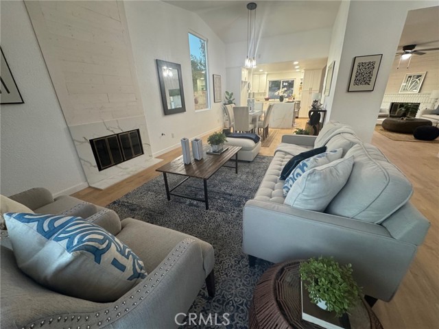 Detail Gallery Image 4 of 21 For 20559 Lisa Gail Dr, Saugus,  CA 91350 - 4 Beds | 2 Baths