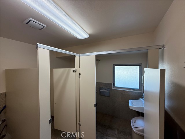 Image 26 of 48 For 405 S Azusa Ave