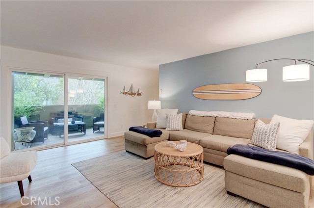 Detail Gallery Image 3 of 20 For 8633 Portola Ct 16h,  Huntington Beach,  CA 92646 - 1 Beds | 1 Baths